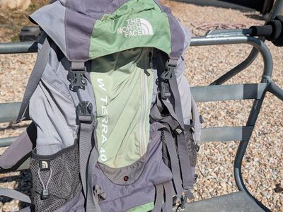 North Face W Terra 40 Backpack