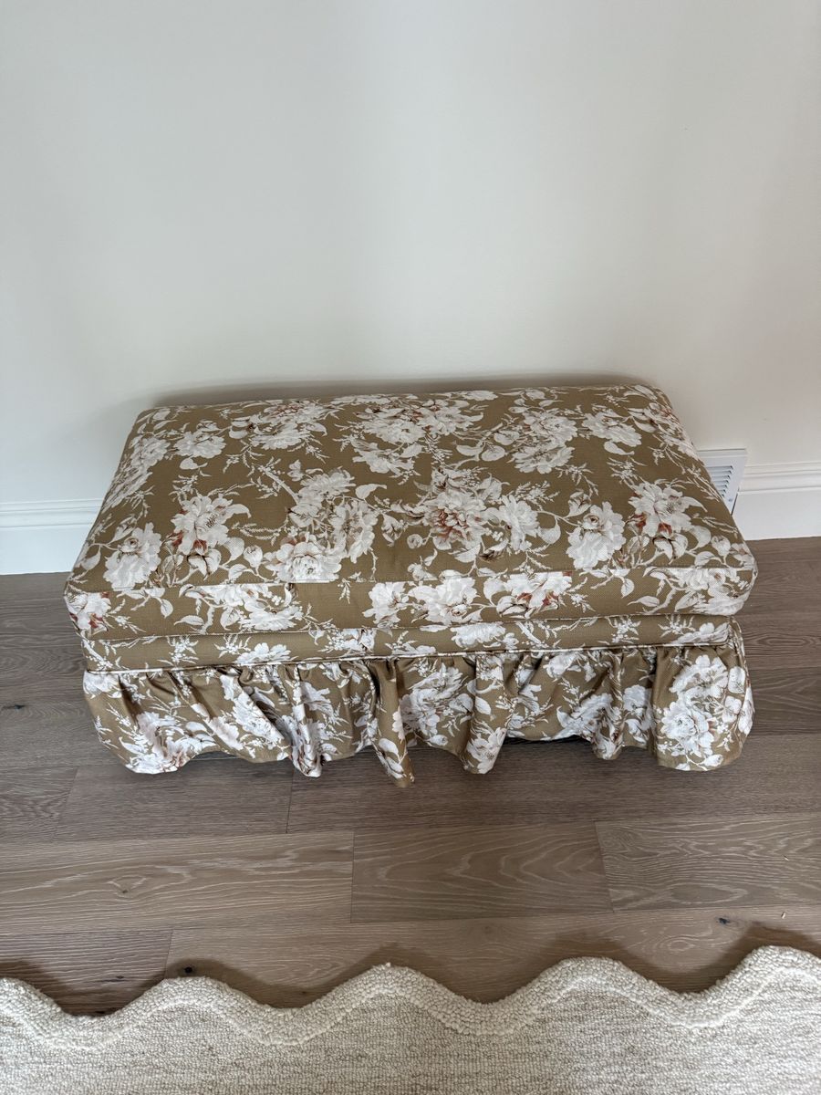 Anthropologie Bowen ruffle ottoman - color: Frida