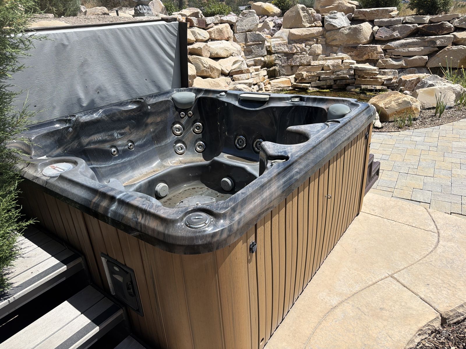 Sundance Hot Tub for sale