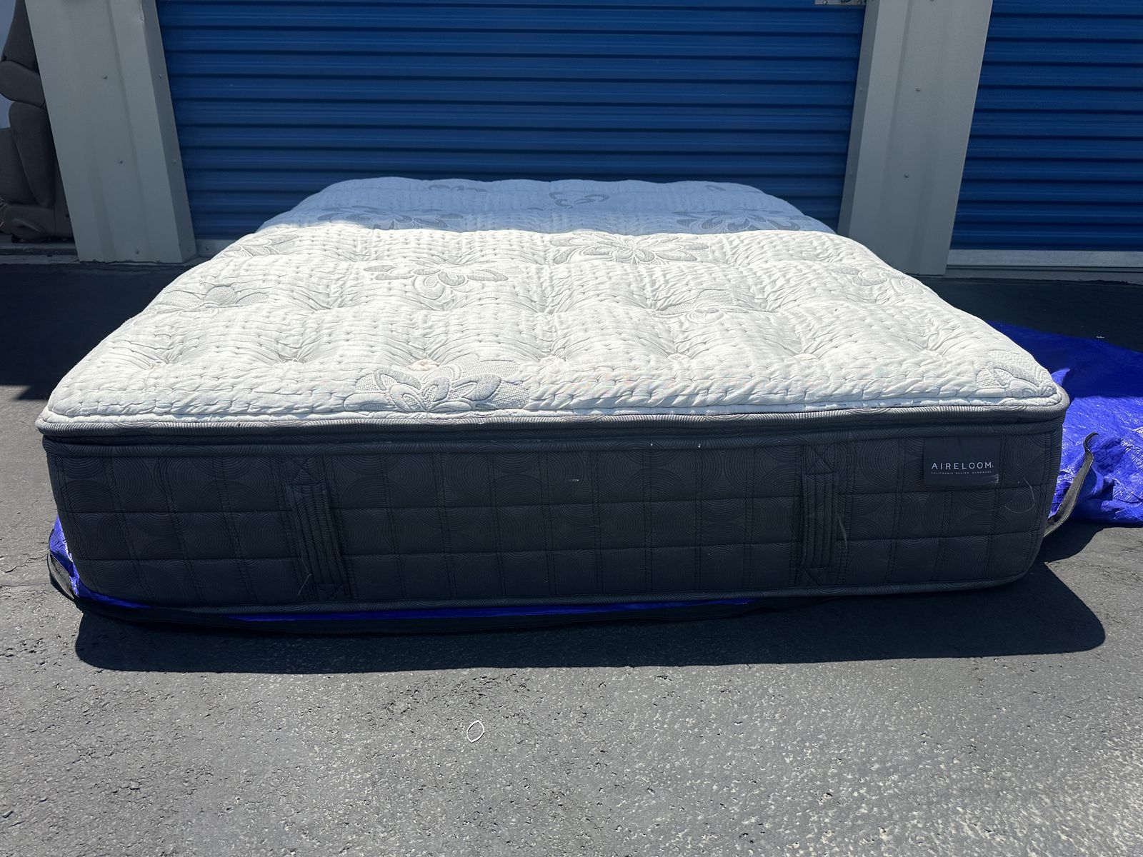 Luxury Aireloom Charisma Luxetop Queen Mattress