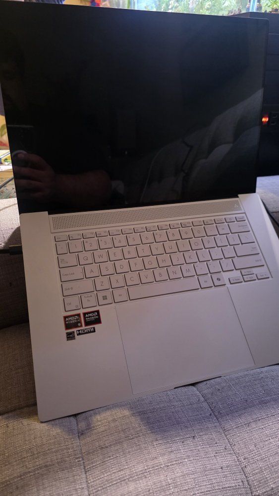 Asus Zenbook S 16