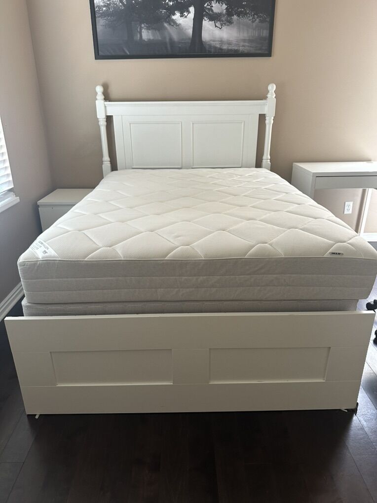 Double/Full  Size Bedframe