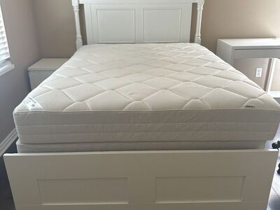 Double/Full Size Bedframe