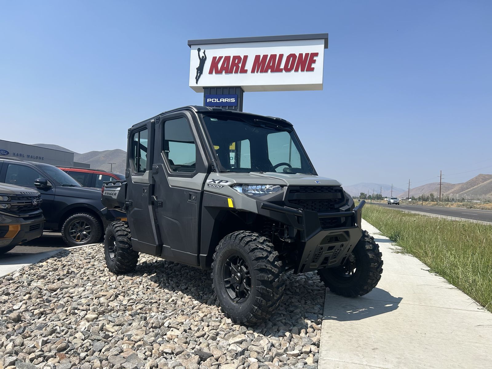 2027 Polaris RANGER CREW XP 1000 CAB Avalanche Gra
