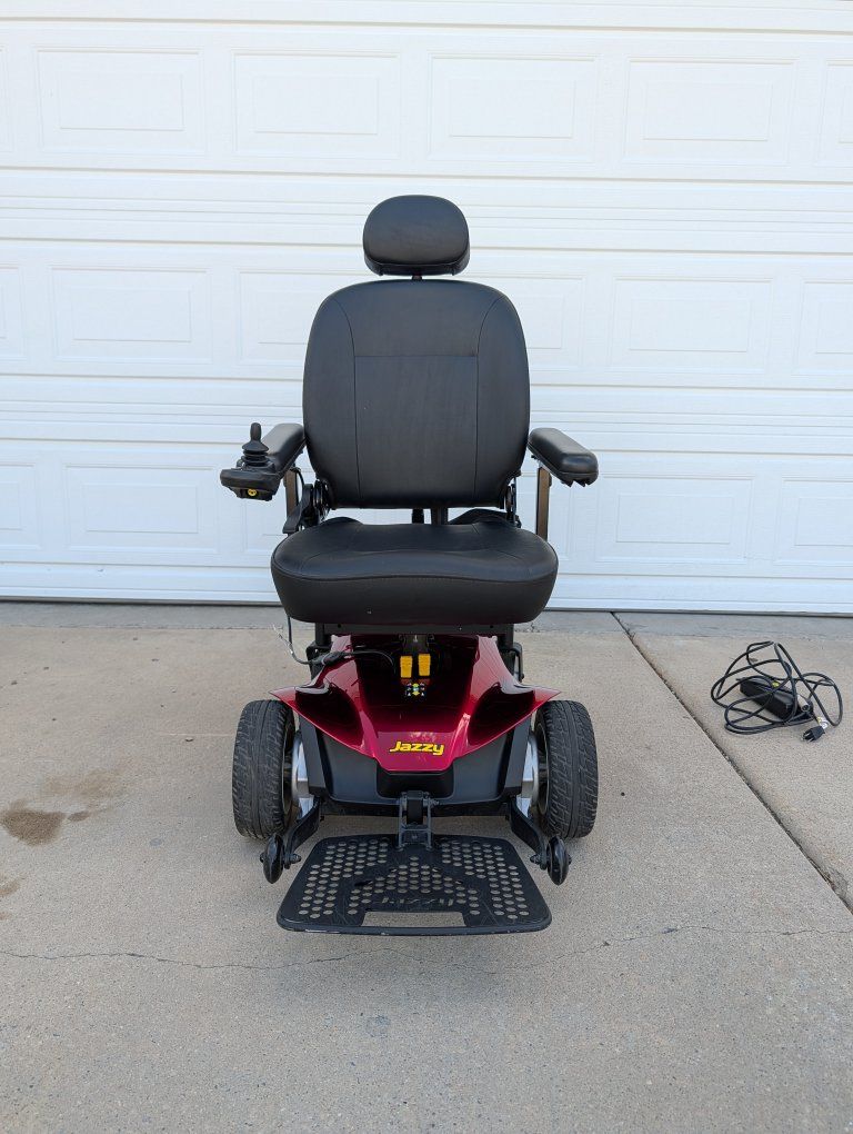 Practically new Jazzy Elite ES electric mobility chair