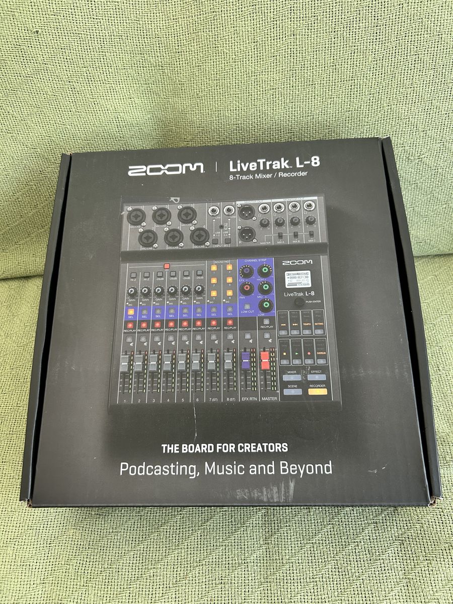 Zoom Live trak L-8- 8 channel Digital Mixer/ Recorder
