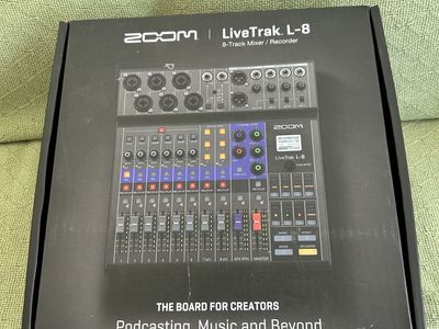 Zoom Live trak L-8- 8 channel Digital Mixer/ Recorder