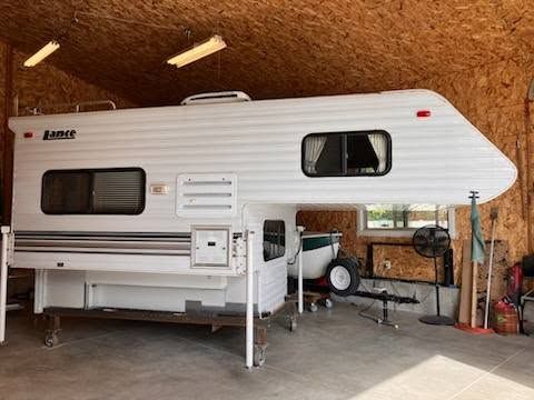 1999 Lance 835 EC cab-over truck camper