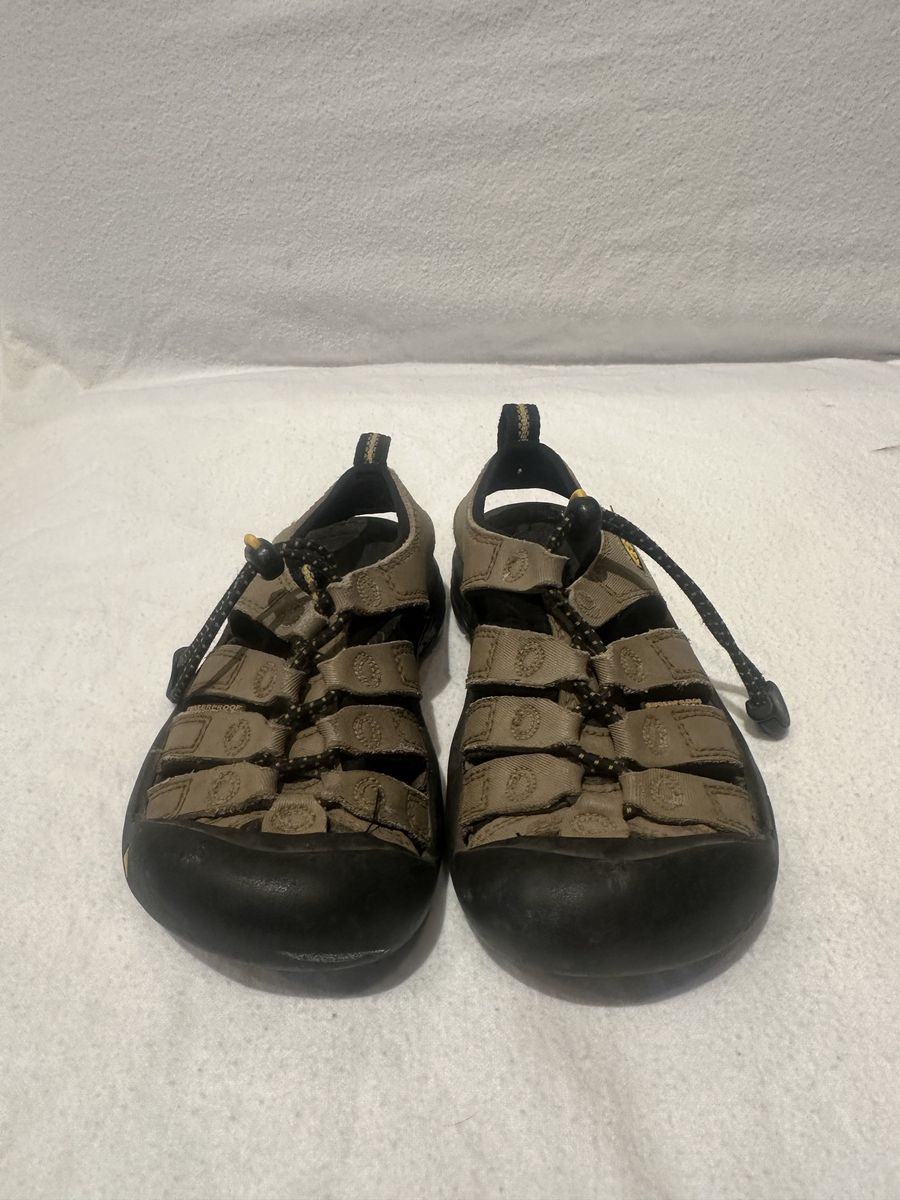 Keen Toddler Size 10 Khaki WP Hiking Sandals