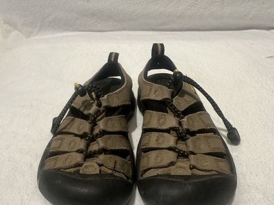 Keen Toddler Size 10 Khaki WP Hiking Sandals