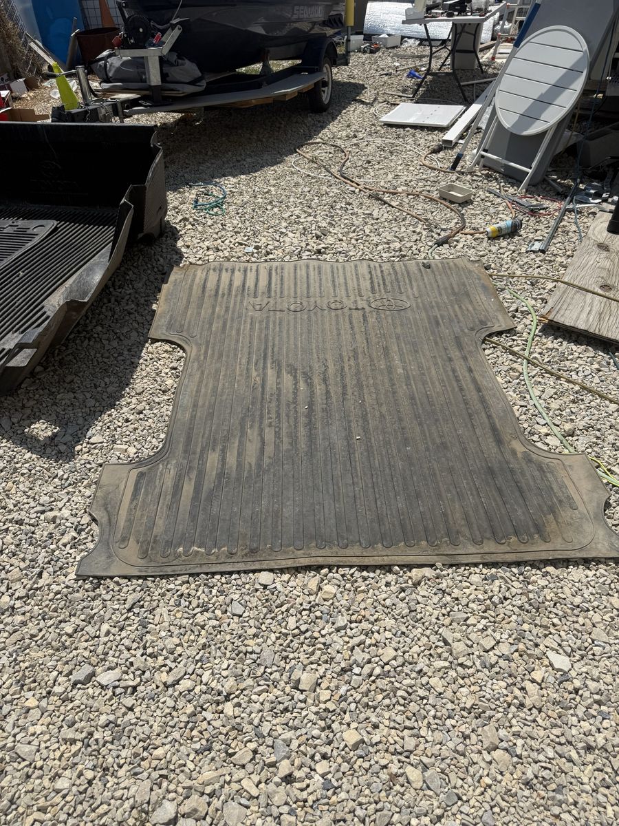 Toyota bed liner