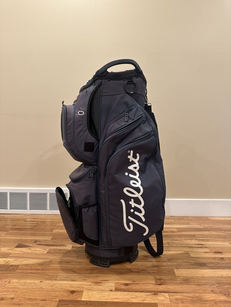 Titleist Cart 15 Golf Bag – Excellent Condition