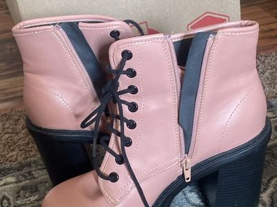 Like new, pink heeled boots size 8 1/2