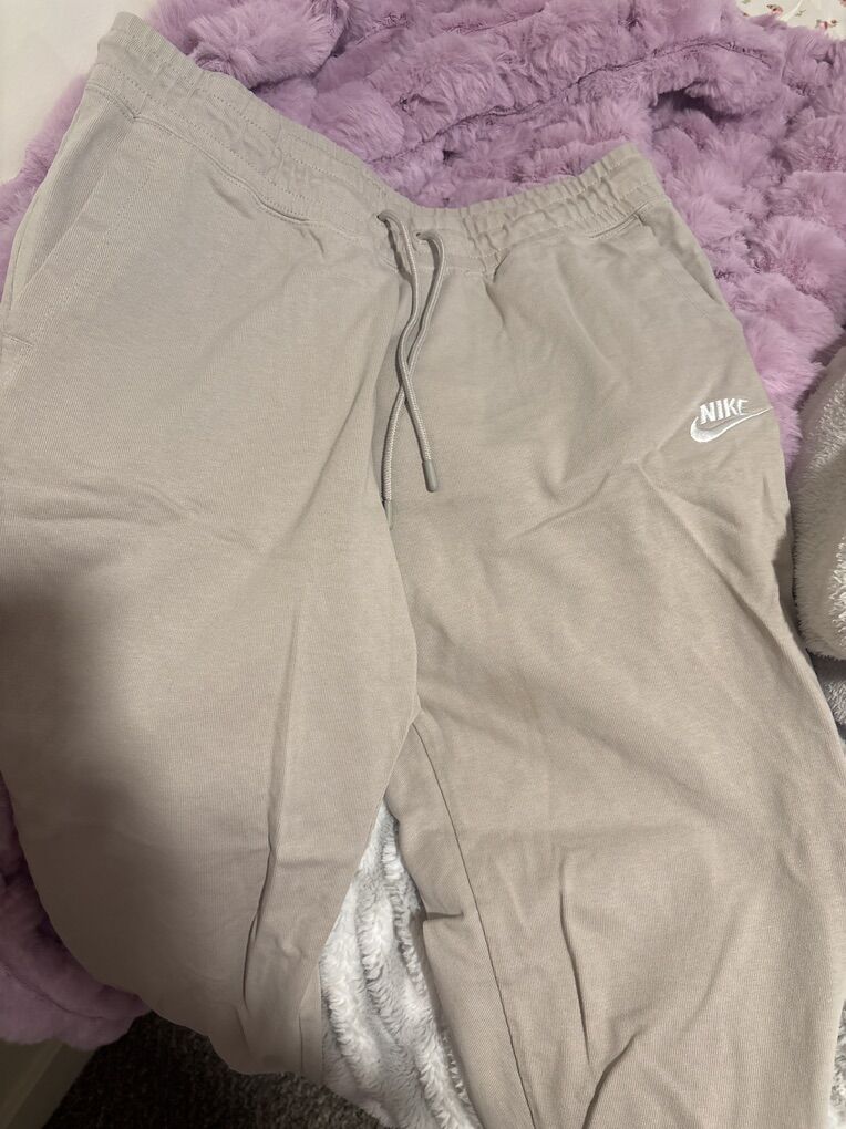 nike sweat pants size M
