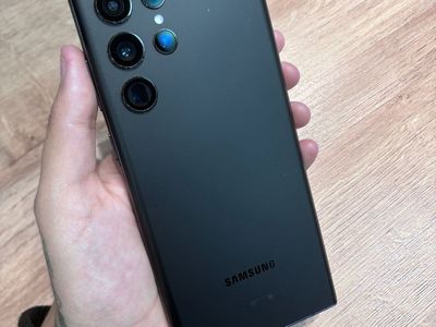 Samsung Galaxy S22 Ultra 5G - 256GB - Unlocked