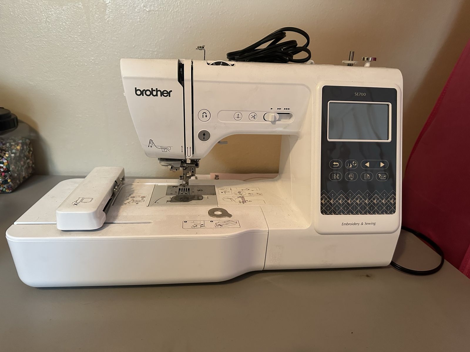 Brother SE700 Computerized Sewing and Embroidery Machine with Original Box