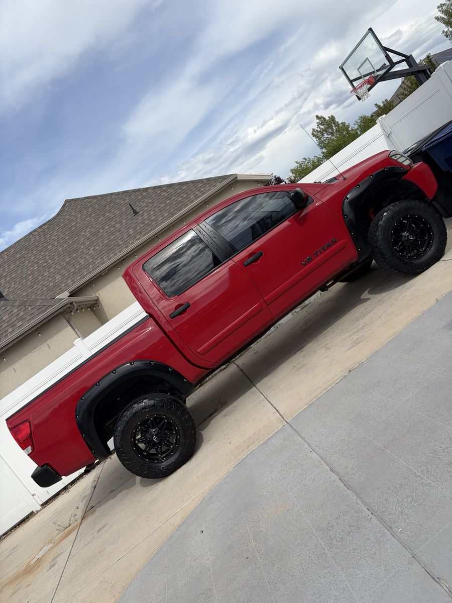 2012 Nissan Titan SV