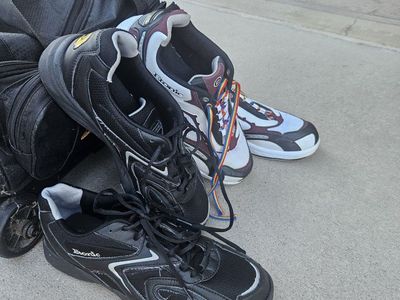 Etonic Bowling Shoes - Men's Size 10.5 (Good Condition) 2 pairs