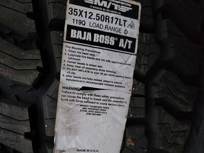 35x12.50r17 Mickey Thompson baja boss at