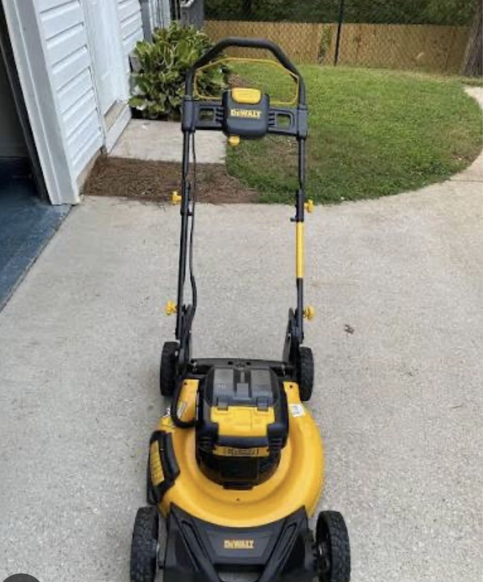 DEWALT 20V MAX XR Brushless 3-in-1 Cordless Lawn Mower - Used, Yellow/Black