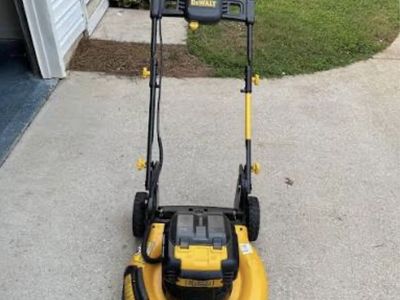DEWALT 20V MAX XR Brushless 3-in-1 Cordless Lawn Mower - Used, Yellow/Black