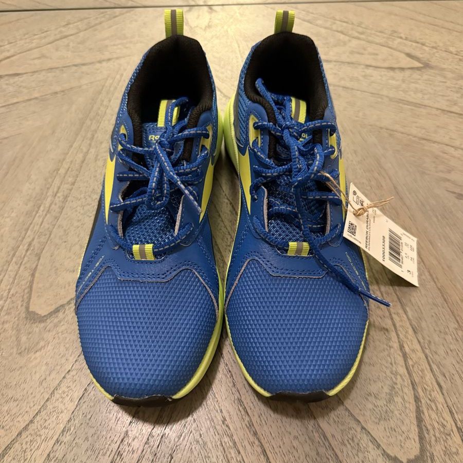 Reebok Kids Shoes Size 3 - New with Tags