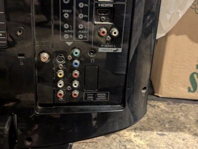 Sharp LC-19SB25U 19 Inch LCD Liquid Crystal TV