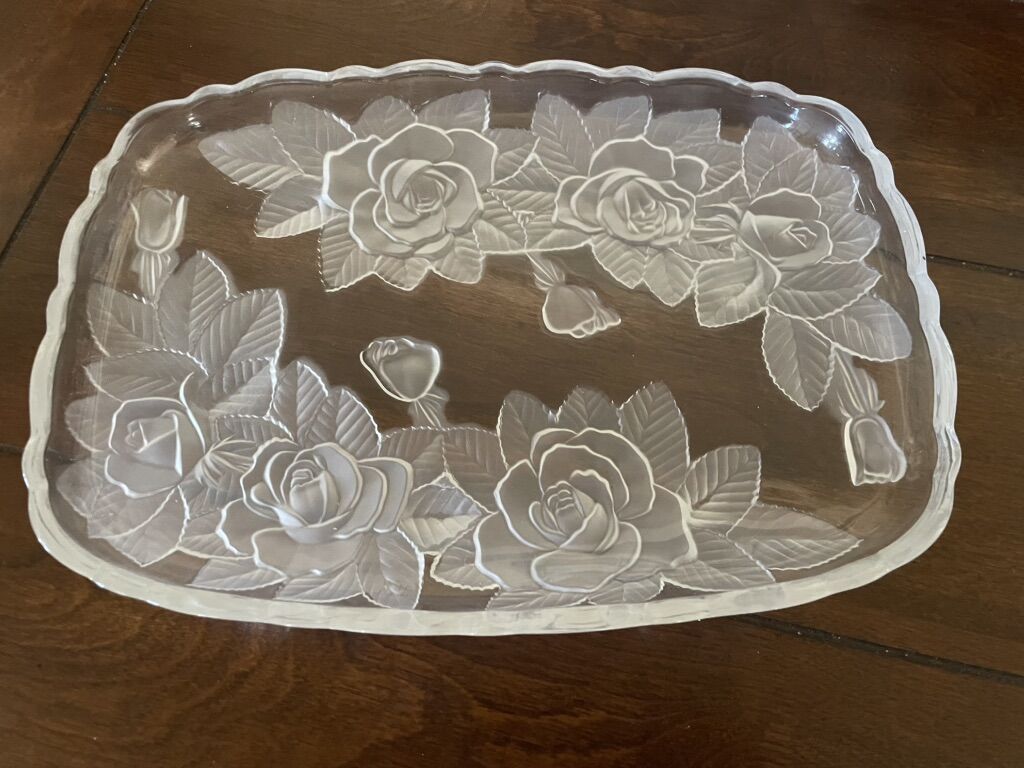 Vintage Studio Nova Winter Rose Hor D'oeuvre Tray