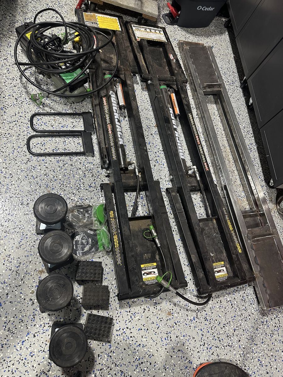 Quick Jack 7000 with accessories