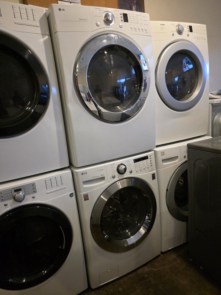 Lg washer and electeic dryer