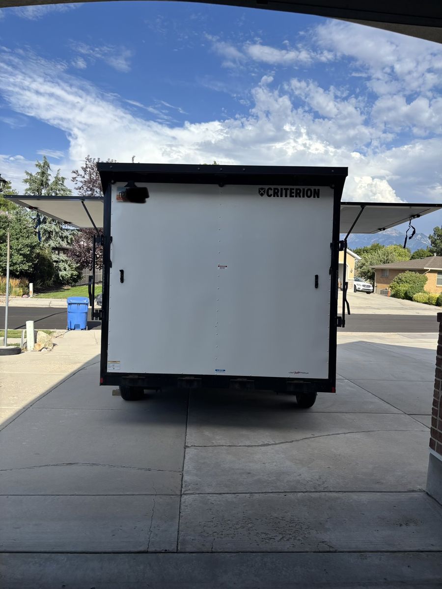 Main image 6