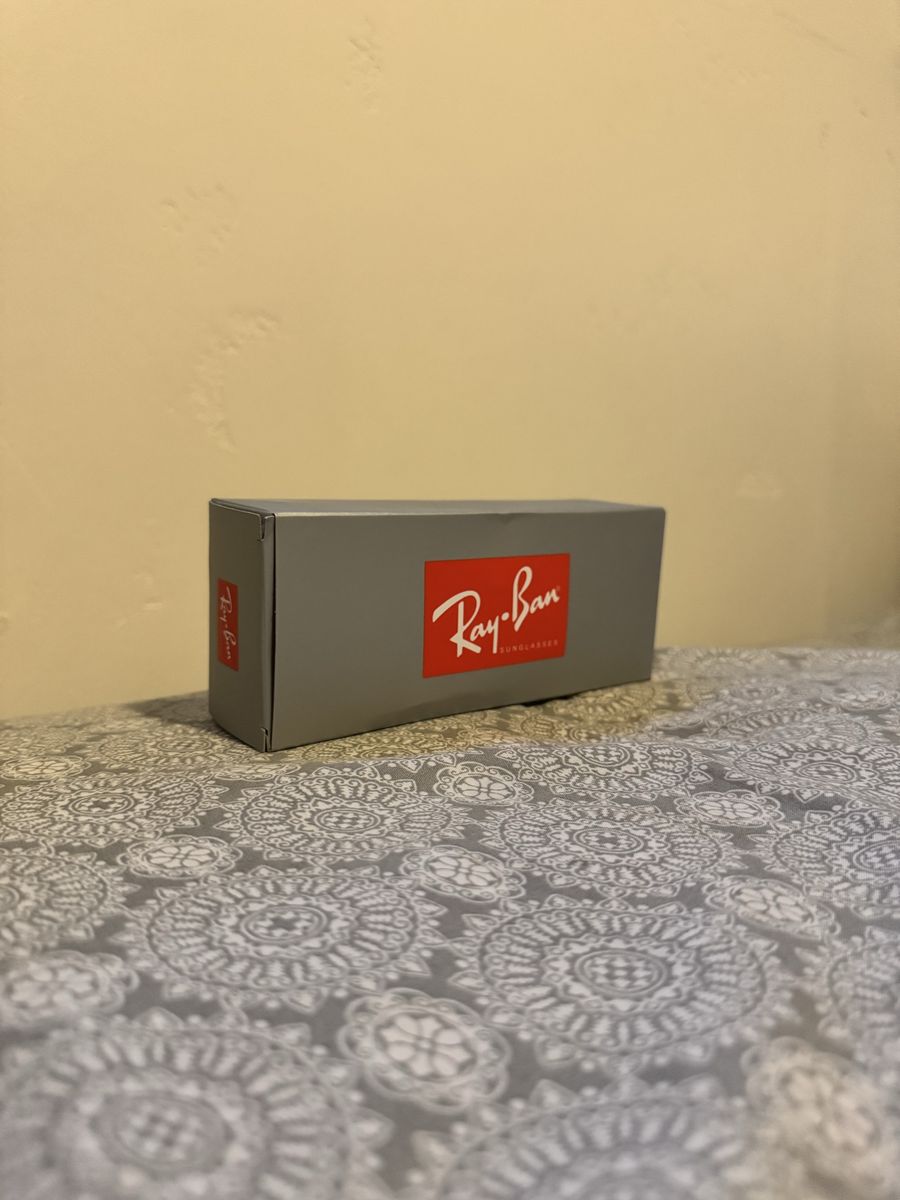 BRAND NEW Meta Ray-Ban A.I. Smart Glasses - Complete In Box