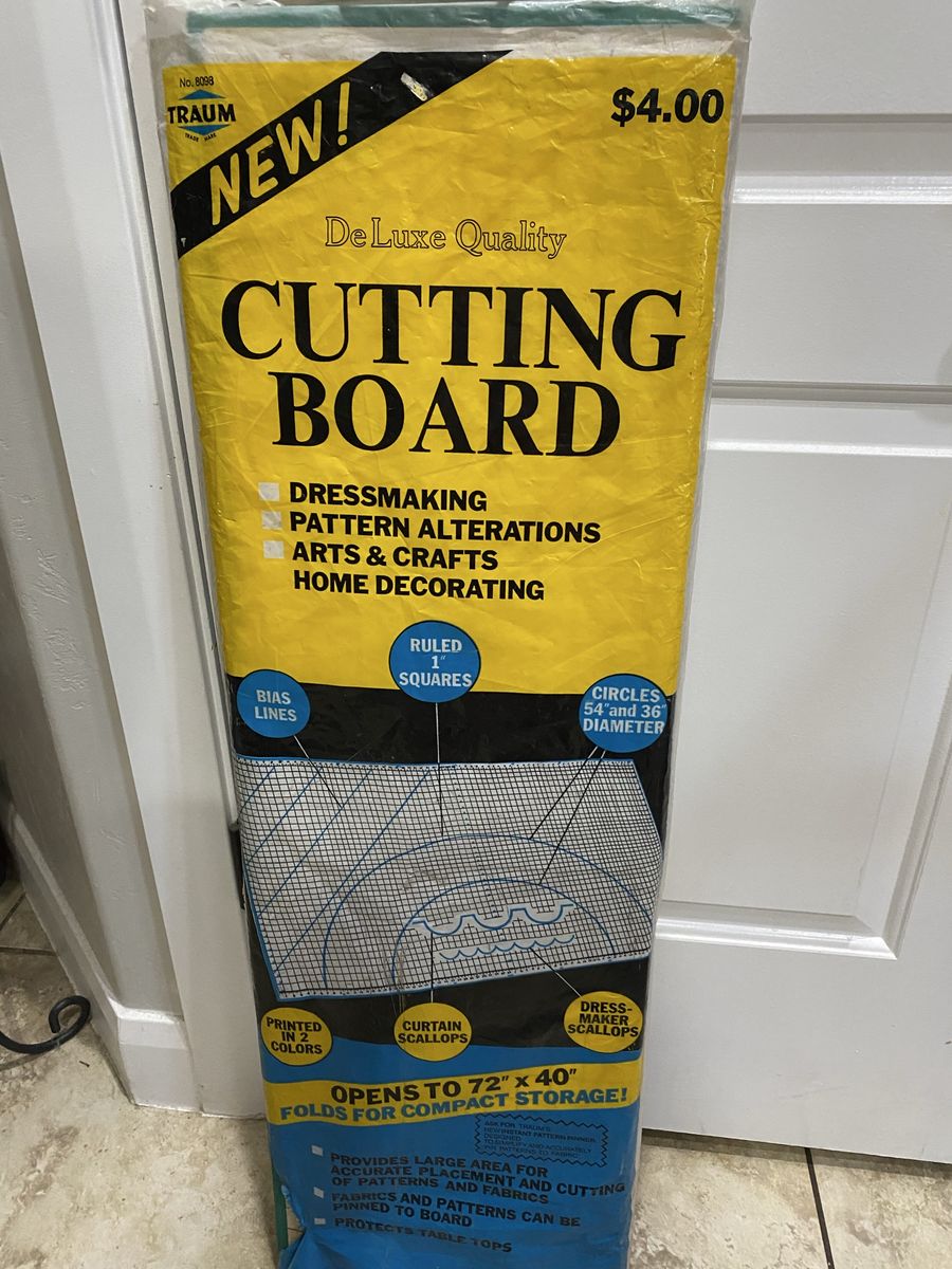 DeLuxe Quality Traum Cutting Board - Dressmaking, Pattern Alterations, Arts & Crafts 72"x40"