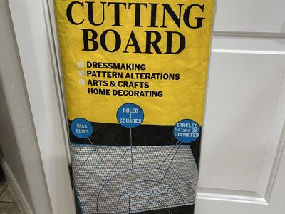 DeLuxe Quality Traum Cutting Board - Dressmaking, Pattern Alterations, Arts & Crafts 72"x40"