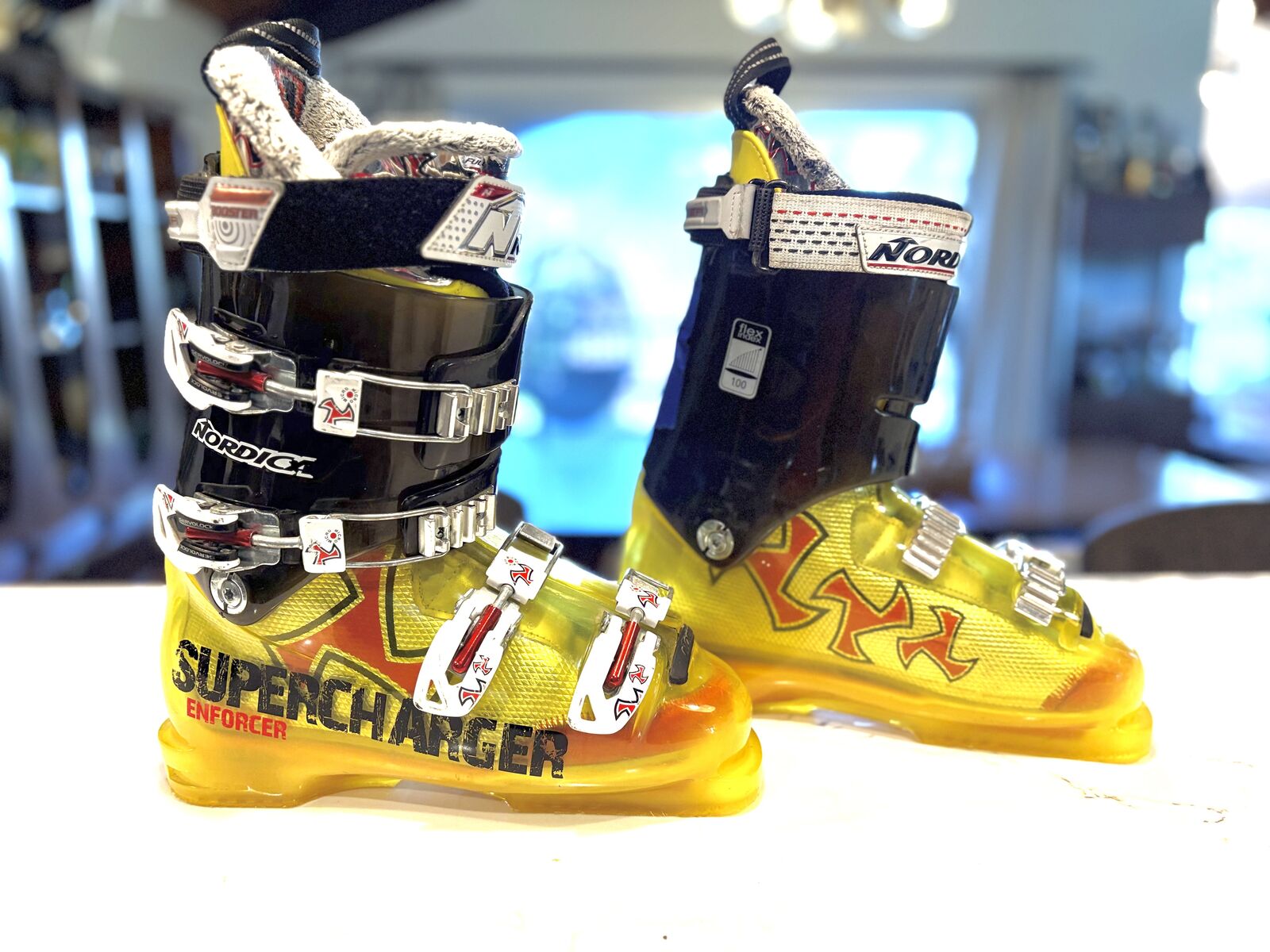 Awesome Nordica SuperCharger Enforcer ski boots, downhill alpine freeride 100 flex size 7