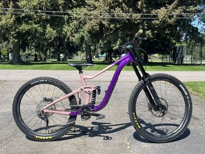 2023 Giant Reign SX — Medium | Fox 40 | DHX2 | Ready to Ride