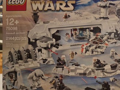 LEGO Star Wars Set 75098 - Assault on Hoth (2017)
