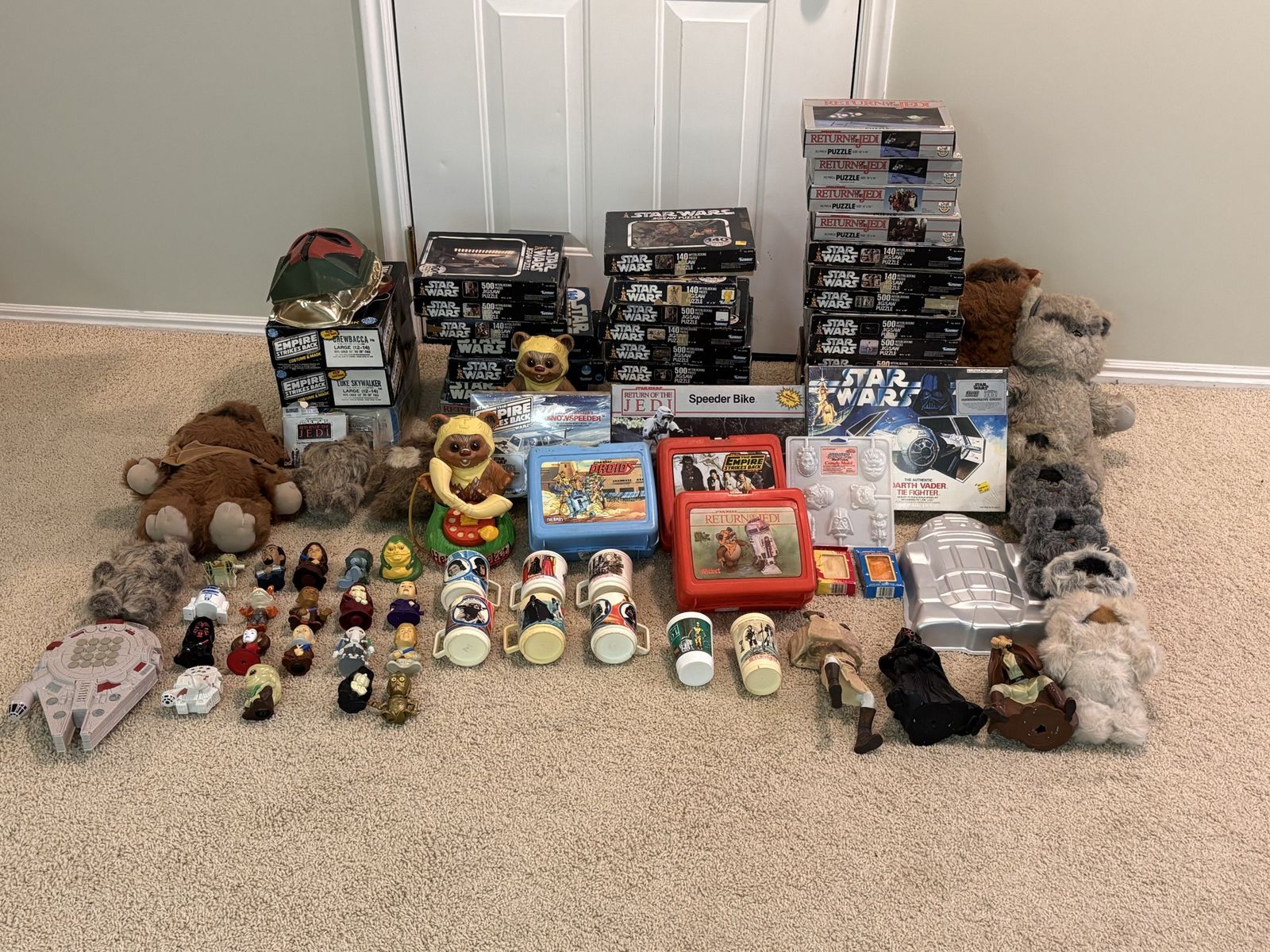 Huge Lot of Vintage Star Wars Items (mostly original trilogy)