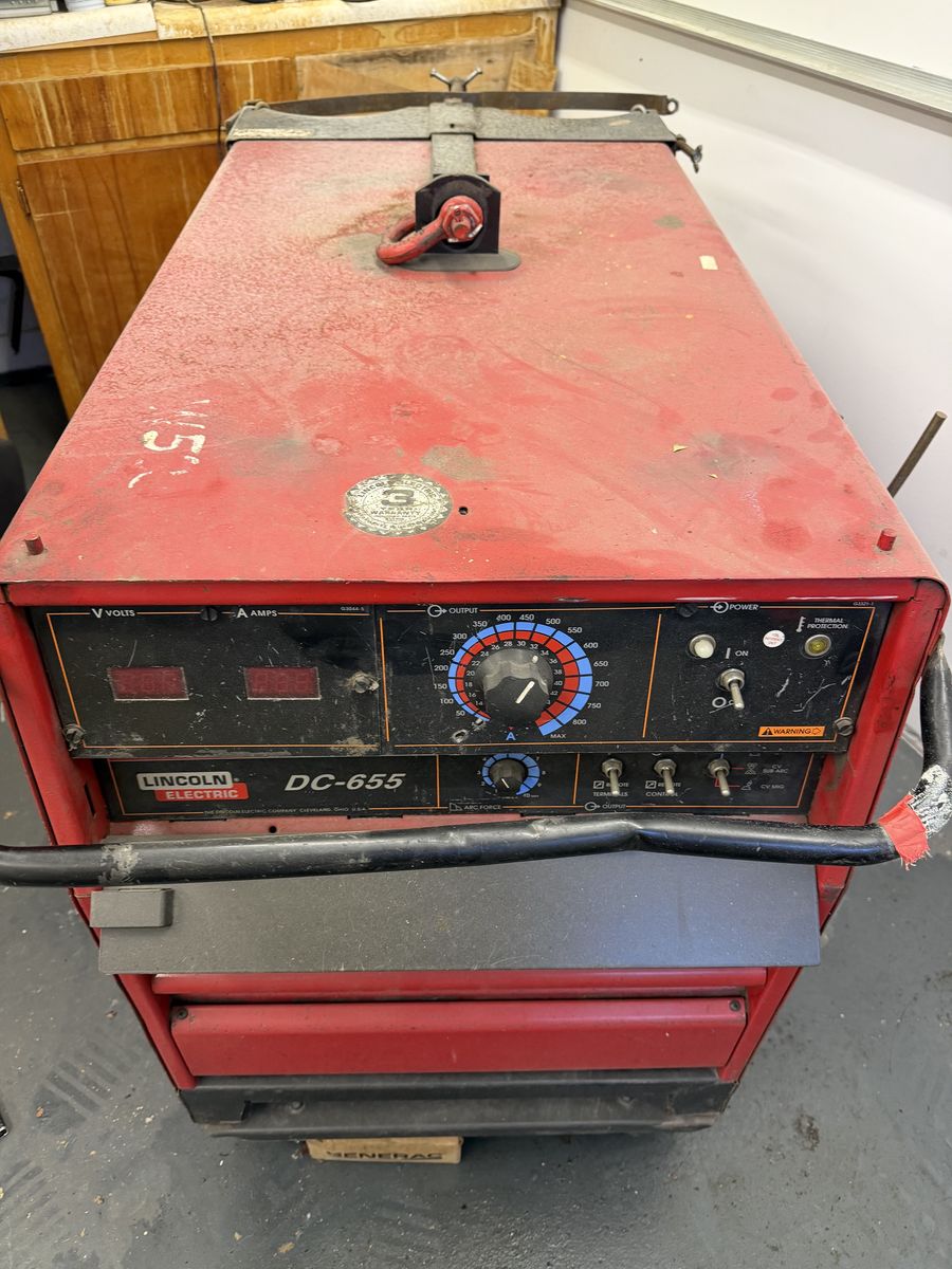 Lincoln Electric DC-655 Welder