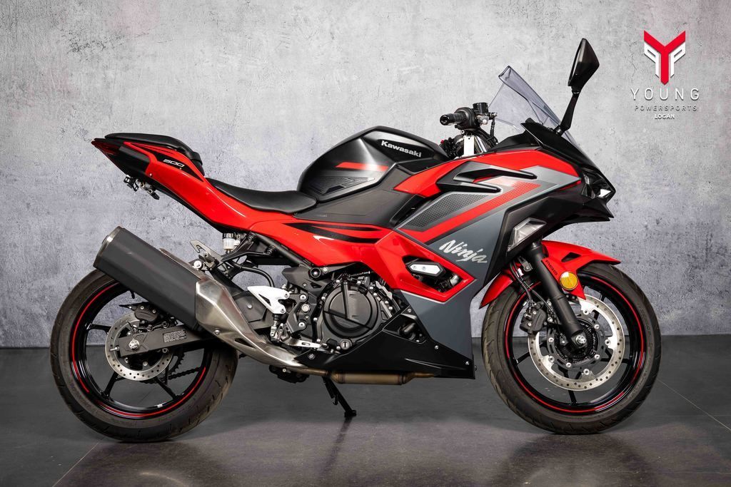 2025 Kawasaki Ninja® 500 SE ABS