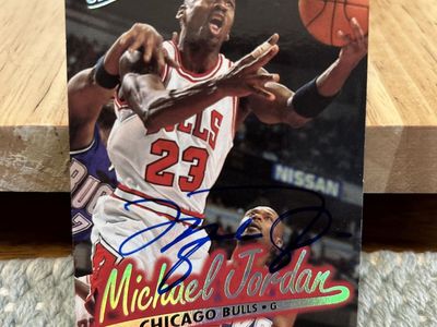 Michael Jordan Autograph 1996-97 Fleer Ultra Chicago Bulls NBA Basketball Hand Signed World Championship