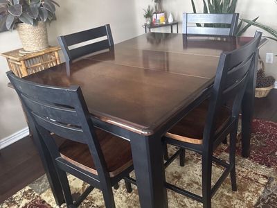 Bassett Counter Height Dining Set