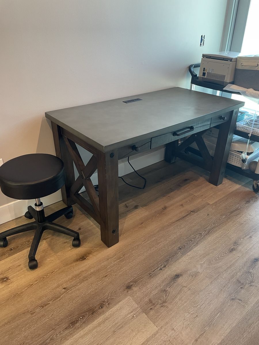 Computer Desk With Top Outlet