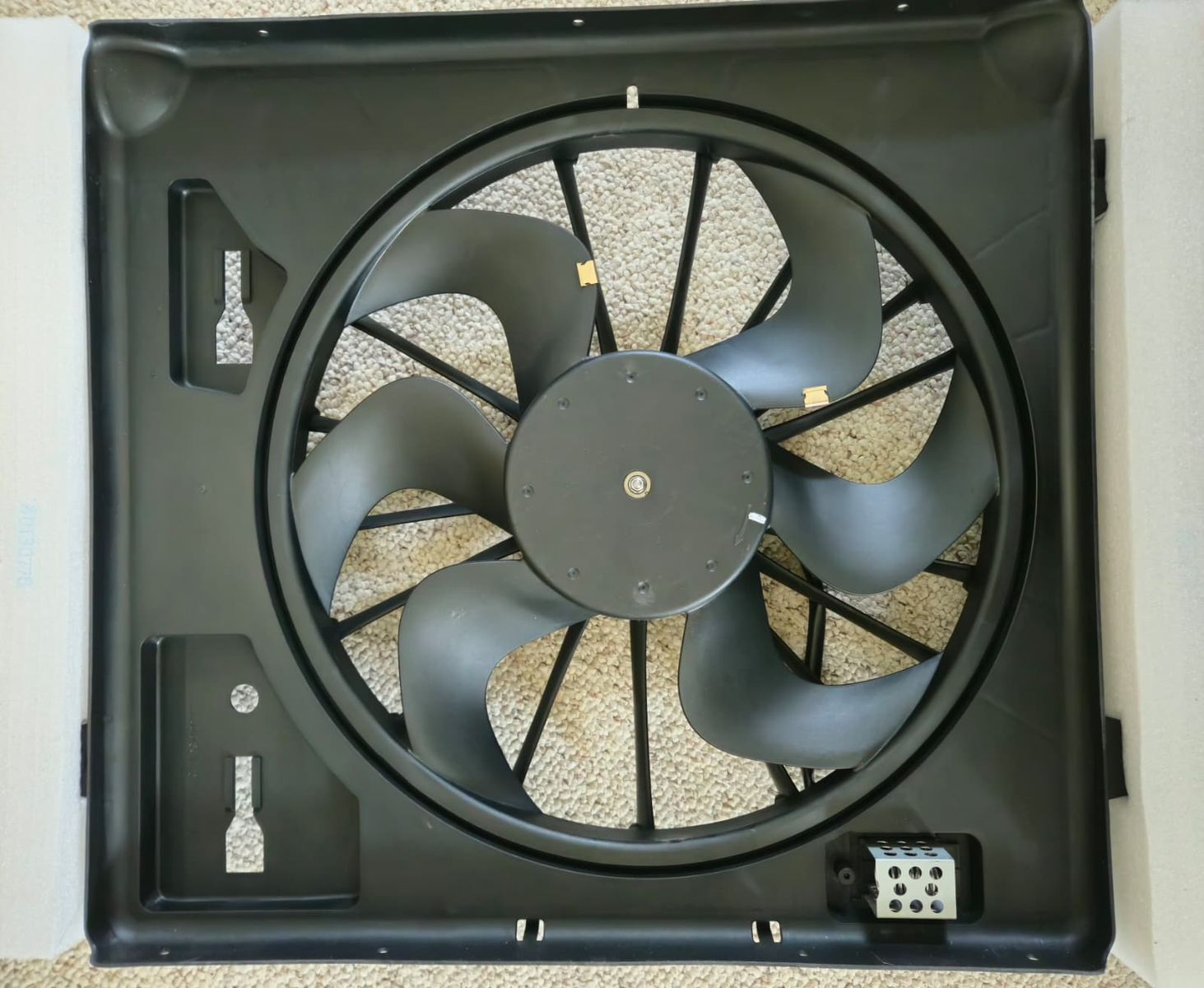 New Radiator Cooling Fan Assembly APremium AF4197