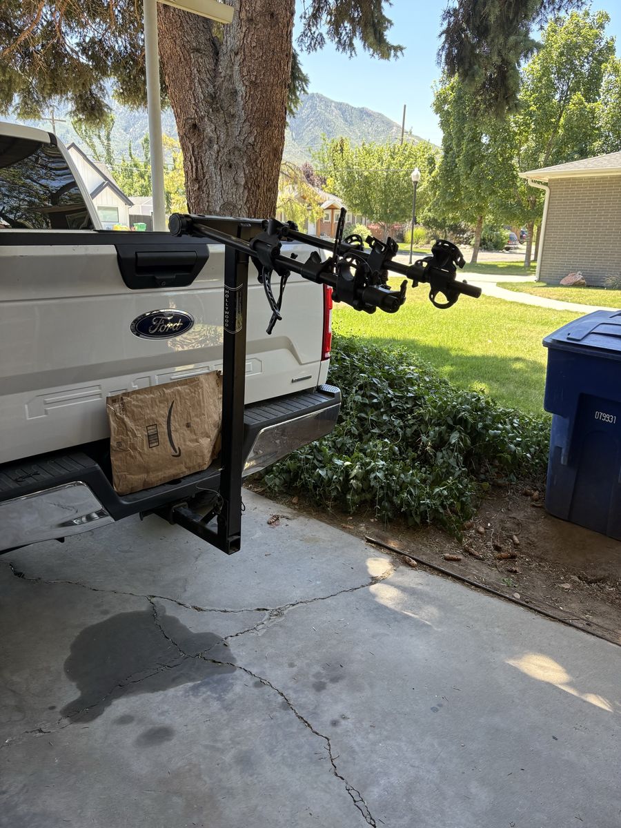 Hollywood Racks 4-Bike Hitch Mount Carrier - Fits 2” Receiver