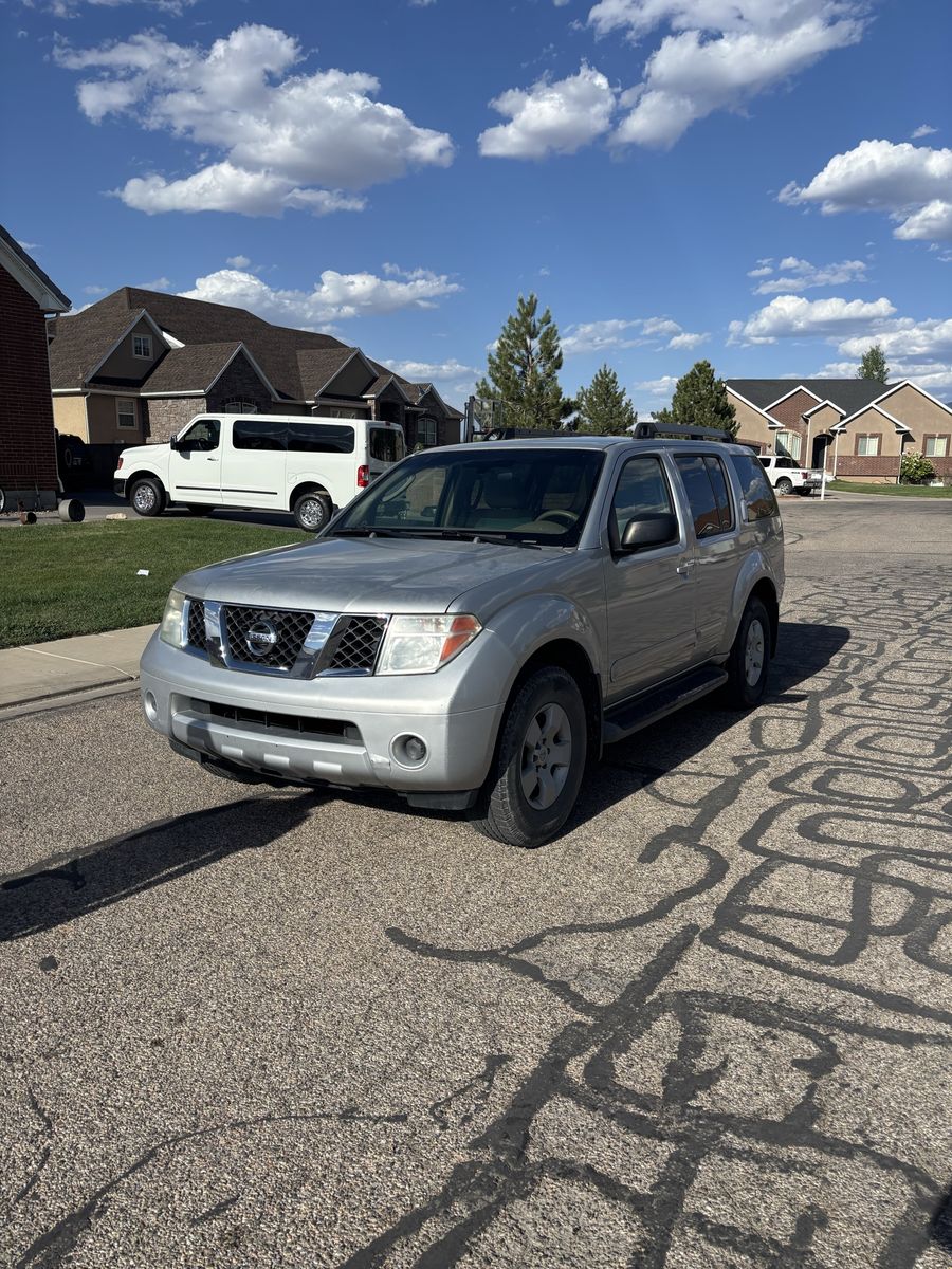 2005 Nissan Pathfinder SE Off-Road