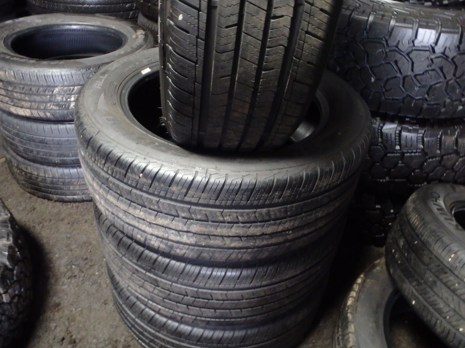 215/55R17 ARIZONIAN SILVER EDITION A/S SET OF USED TIRES