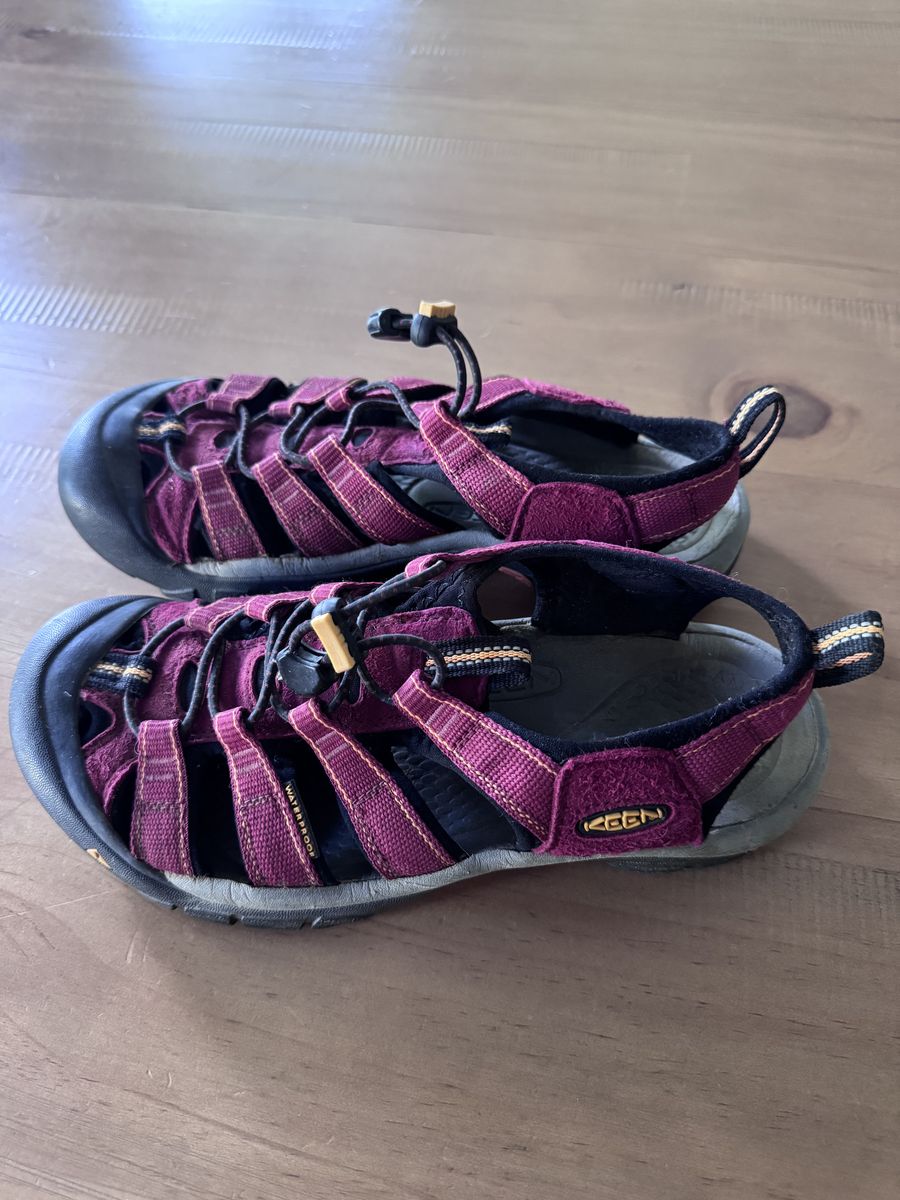 Women’s size 8.5 Keen Shoes