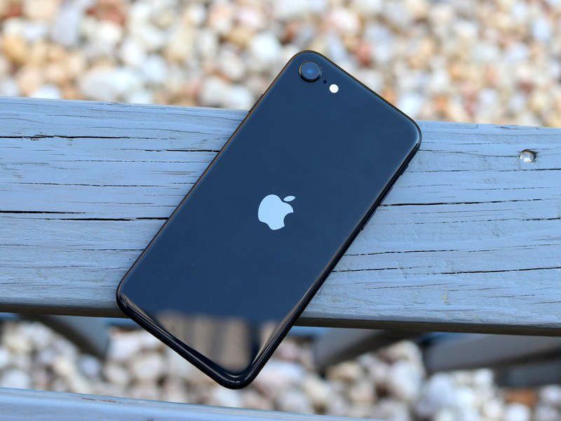 iphone SE 64 GB black unlocked. Any network