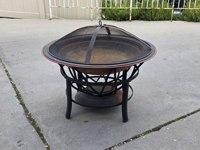 Outdoor Fire Pit - Steel Bowl with Spark Screen